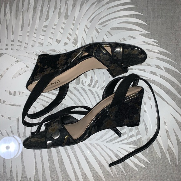 ‼️SOLD‼️ Mini Wedge, Ankle Wrap Heel - Picture 2 of 3